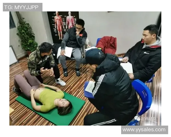 争议!韩国男教练为女选手裹毛巾,遭对方蹙眉挣扎+推开,女方已抱歉